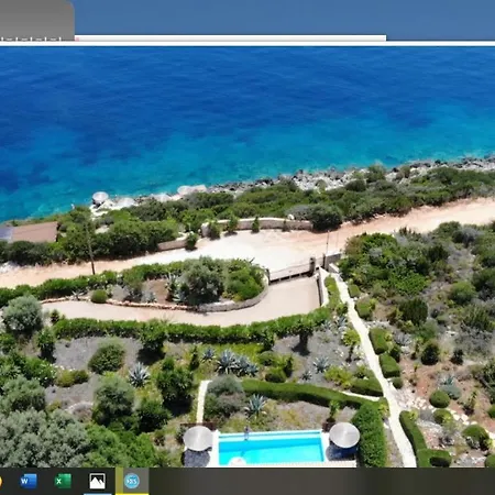 Beachfront Villa Eva ヴィラ Évyiros