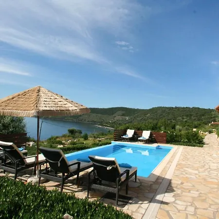 Beachfront Villa Eva ヴィラ *